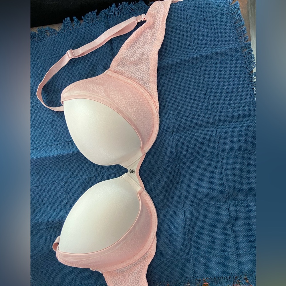 34D VS bra